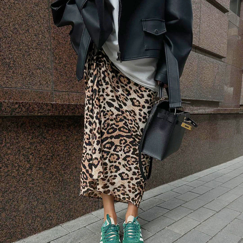 Falda larga en forma de A con estampado de leopardo marrón